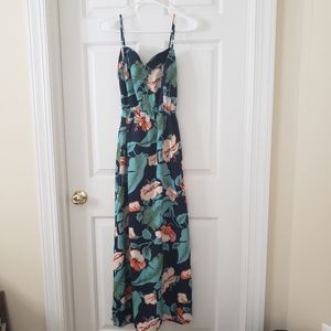 Tropical Floral Maxi dress with back cutout Sz M